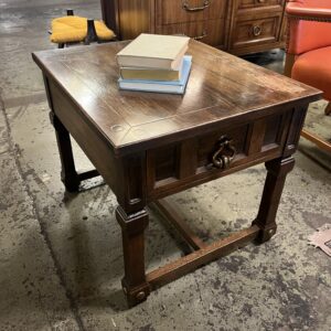 Square End Table w/Gold Knocker Knob
